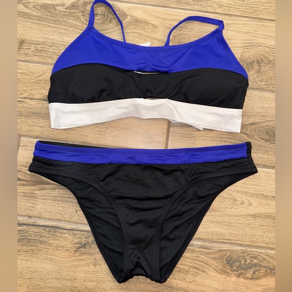 Shade & Shore Bikini - Picture 5 of 10